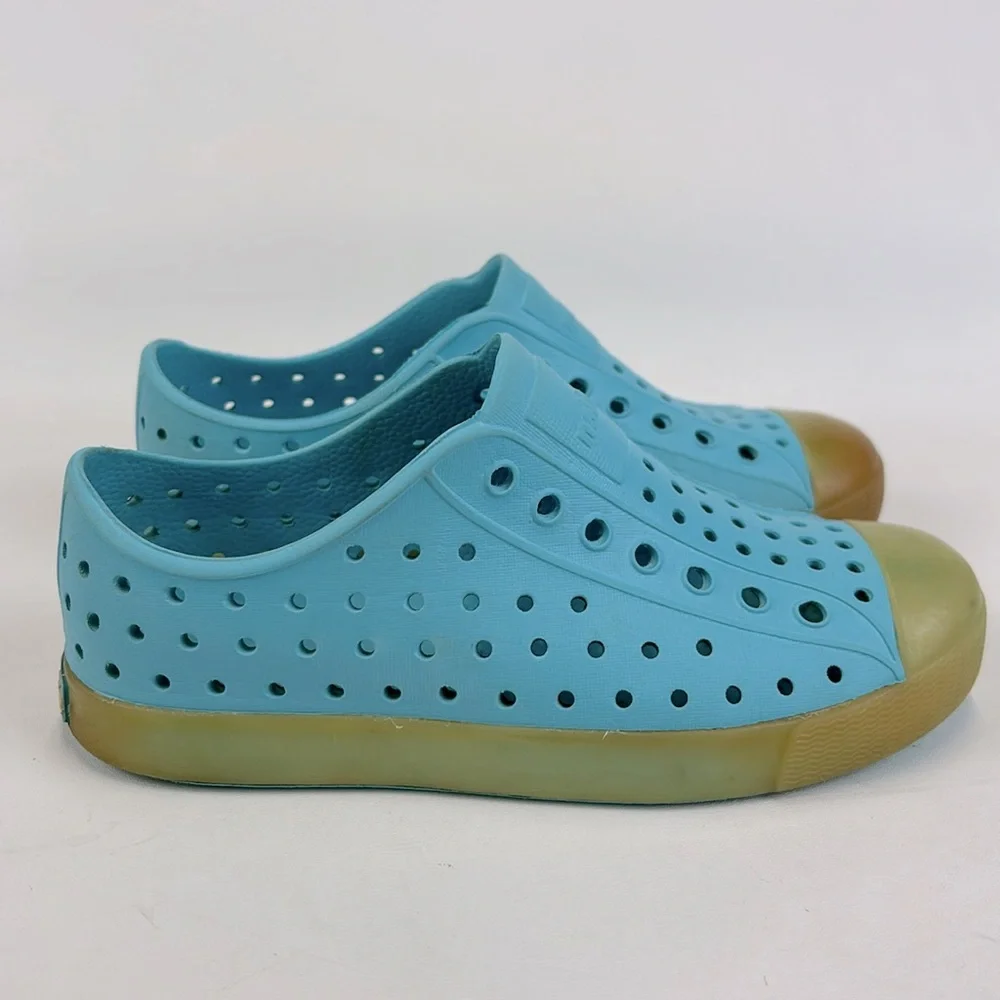 NATIVE Jefferson Light Blue Glow in the Dark Slipon Waterproof Size C13